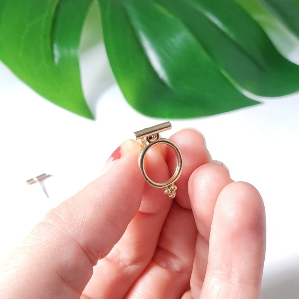 Front Back Bar Stud Earrings 2 in One - Picture 5 of 8